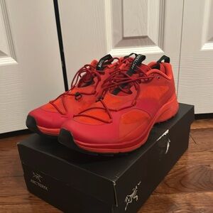 Men’s Arc’teryx Norvan VT Goretex US 9.5